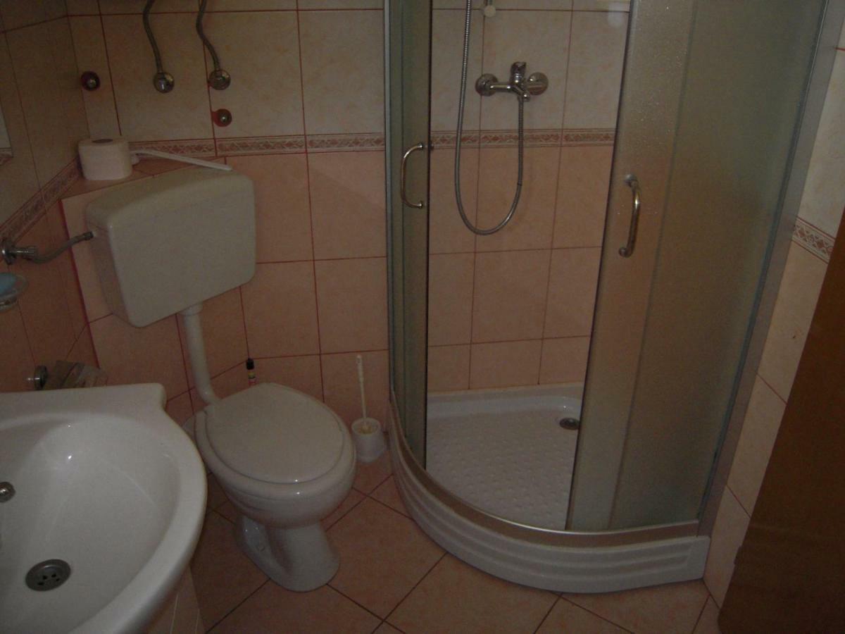 Apartmani Lucija Jurkovic Malinska Ngoại thất bức ảnh