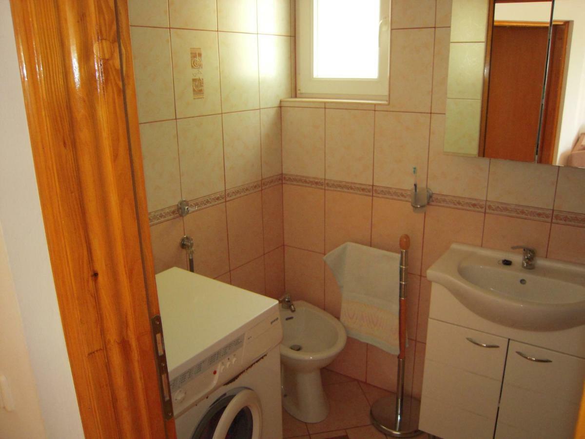 Apartmani Lucija Jurkovic Malinska Ngoại thất bức ảnh