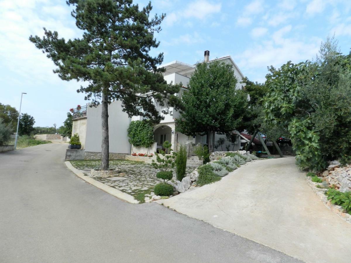 Apartmani Lucija Jurkovic Malinska Ngoại thất bức ảnh