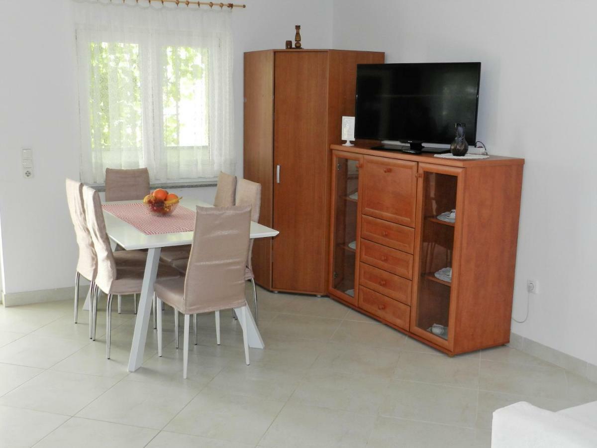 Apartmani Lucija Jurkovic Malinska Ngoại thất bức ảnh