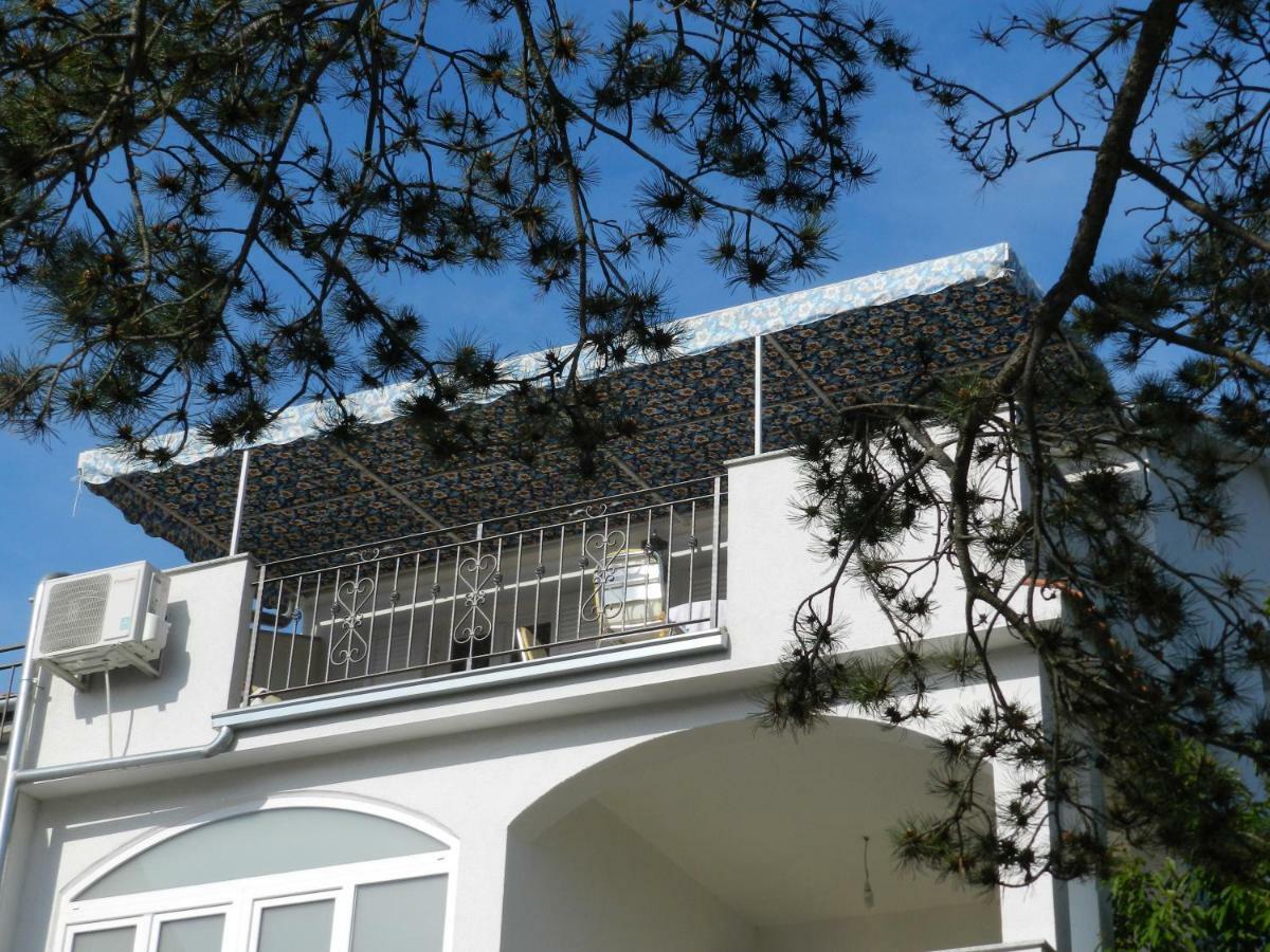Apartmani Lucija Jurkovic Malinska Ngoại thất bức ảnh