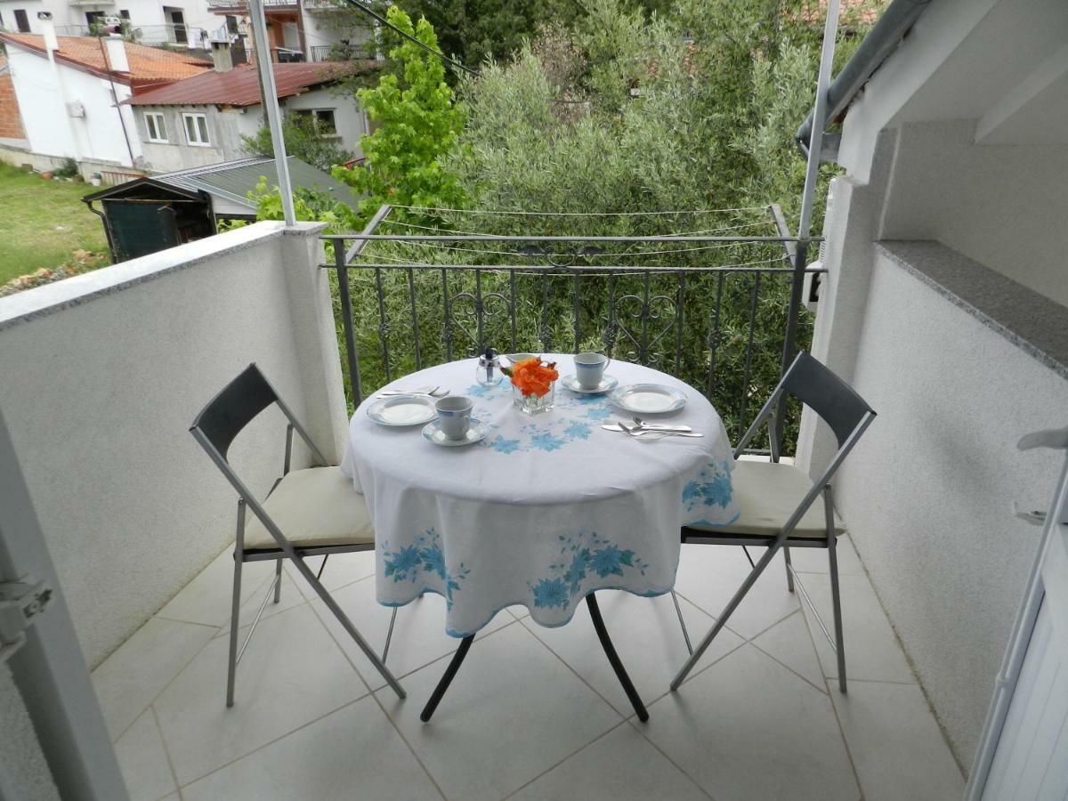 Apartmani Lucija Jurkovic Malinska Ngoại thất bức ảnh