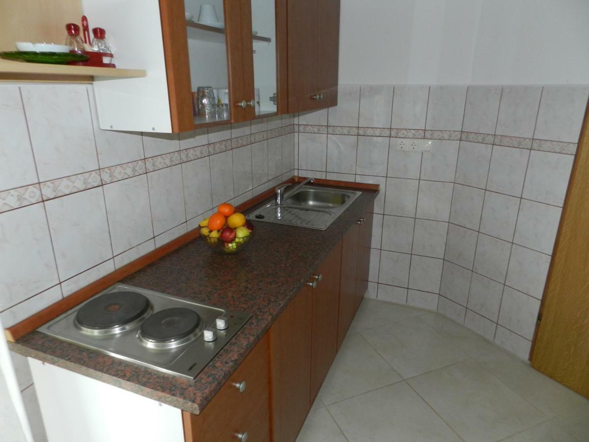 Apartmani Lucija Jurkovic Malinska Ngoại thất bức ảnh