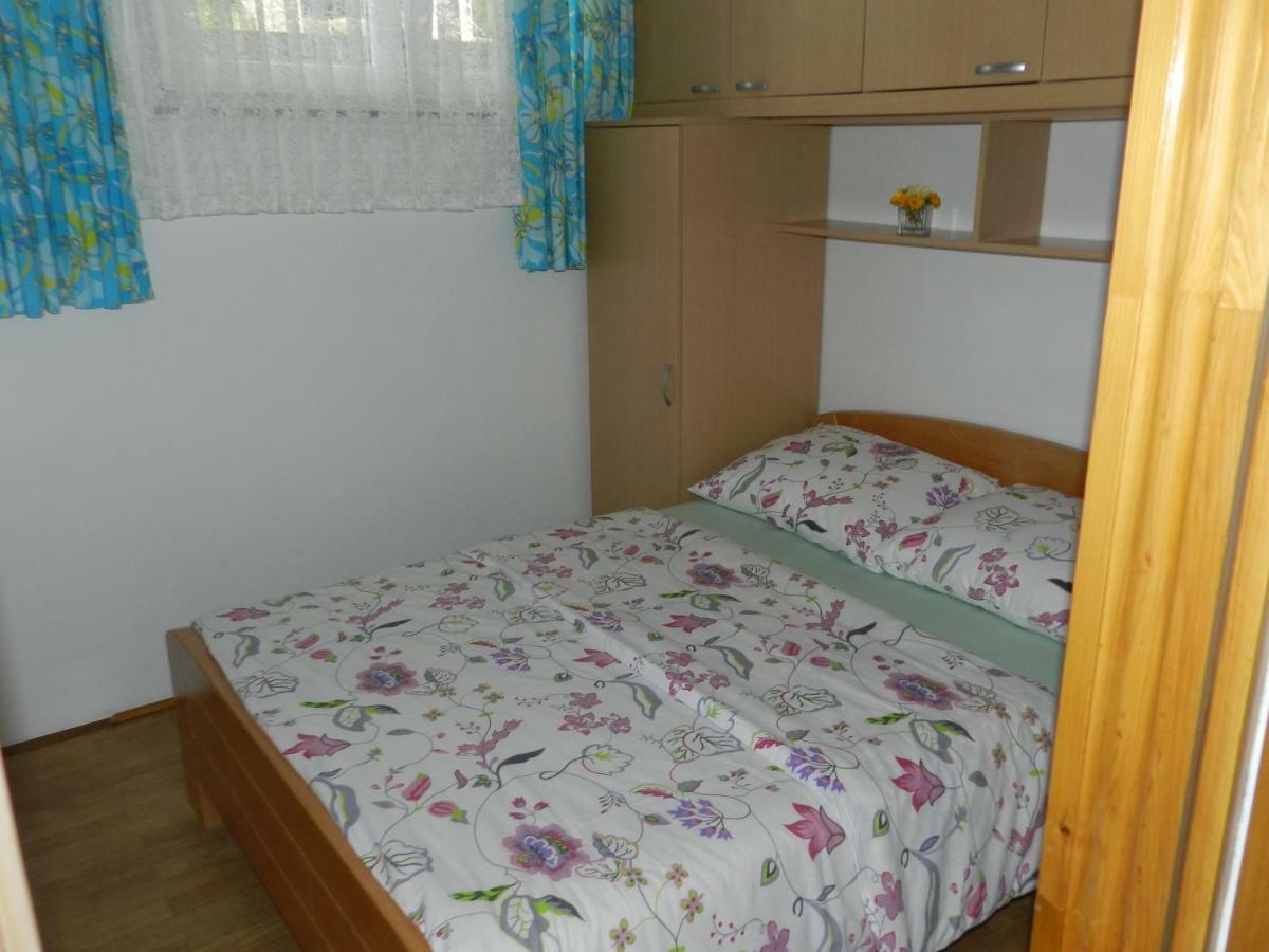 Apartmani Lucija Jurkovic Malinska Ngoại thất bức ảnh